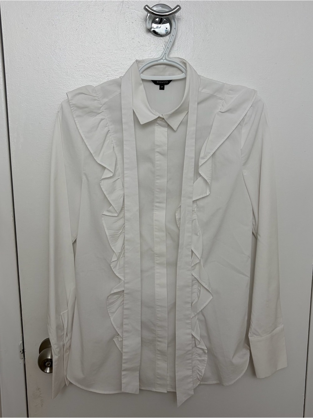 RW&CO. Women's White Ruffled Front Button Up Shirt/Blouse size S with belt